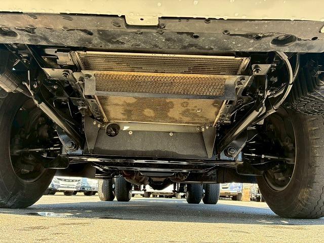 エルフトラック 　保証対象車両　予備検査付　Ｒ２年式　土砂禁ダンプ　４ナンバー　３トン積載　新明和工業　強化ダンプ　リア観音扉　バッカン新規架装　全塗装済み　６速　ＭＴ　マニュアル　３ｔ　６ｔ　小型　深ダンプ（59枚目）