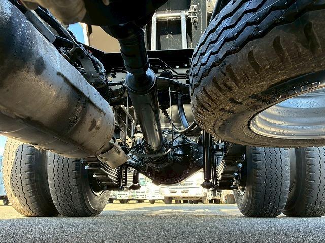 エルフトラック 　保証対象車両　予備検査付　Ｒ２年式　土砂禁ダンプ　４ナンバー　３トン積載　新明和工業　強化ダンプ　リア観音扉　バッカン新規架装　全塗装済み　６速　ＭＴ　マニュアル　３ｔ　６ｔ　小型　深ダンプ（61枚目）