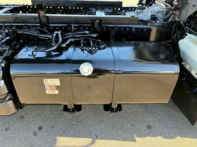 エルフトラック 　保証対象車両　予備検査付　Ｒ２年式　土砂禁ダンプ　４ナンバー　３トン積載　新明和工業　強化ダンプ　リア観音扉　バッカン新規架装　全塗装済み　６速　ＭＴ　マニュアル　３ｔ　６ｔ　小型　深ダンプ（62枚目）