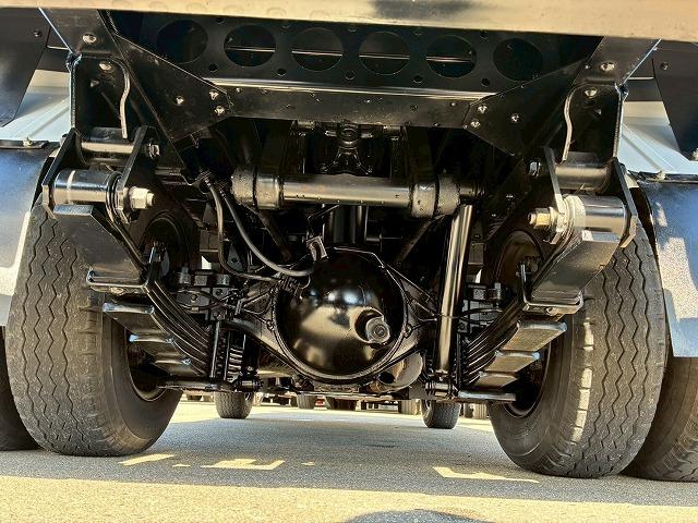 エルフトラック 　保証対象車両　予備検査付　Ｒ２年式　土砂禁ダンプ　４ナンバー　３トン積載　新明和工業　強化ダンプ　リア観音扉　バッカン新規架装　全塗装済み　６速　ＭＴ　マニュアル　３ｔ　６ｔ　小型　深ダンプ（66枚目）