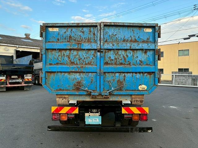 フォワード 　Ｈ２７年式　いすゞ　脱着装置付コンテナ専用車　ショートキャブ　ベッドレス　極東開発工業　フックロール　ツインホイスト　２シリンダー　Ｗホイスト　コンテナ付き　リアジャッキ　２１０馬力　６速　ＭＴ（16枚目）