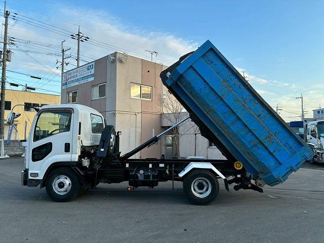 フォワード 　Ｈ２７年式　いすゞ　脱着装置付コンテナ専用車　ショートキャブ　ベッドレス　極東開発工業　フックロール　ツインホイスト　２シリンダー　Ｗホイスト　コンテナ付き　リアジャッキ　２１０馬力　６速　ＭＴ（19枚目）