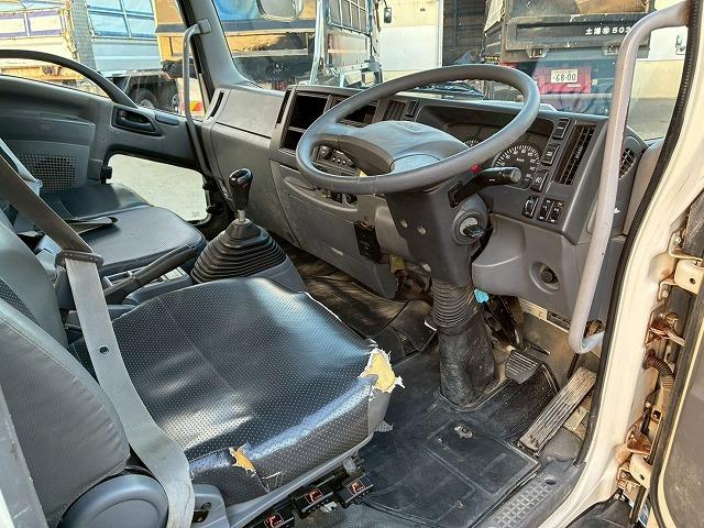 フォワード 　Ｈ２７年式　いすゞ　脱着装置付コンテナ専用車　ショートキャブ　ベッドレス　極東開発工業　フックロール　ツインホイスト　２シリンダー　Ｗホイスト　コンテナ付き　リアジャッキ　２１０馬力　６速　ＭＴ（44枚目）