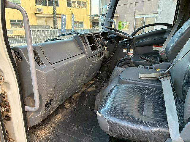 フォワード 　Ｈ２７年式　いすゞ　脱着装置付コンテナ専用車　ショートキャブ　ベッドレス　極東開発工業　フックロール　ツインホイスト　２シリンダー　Ｗホイスト　コンテナ付き　リアジャッキ　２１０馬力　６速　ＭＴ（45枚目）