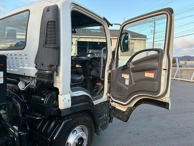 フォワード 　Ｈ２７年式　いすゞ　脱着装置付コンテナ専用車　ショートキャブ　ベッドレス　極東開発工業　フックロール　ツインホイスト　２シリンダー　Ｗホイスト　コンテナ付き　リアジャッキ　２１０馬力　６速　ＭＴ（58枚目）