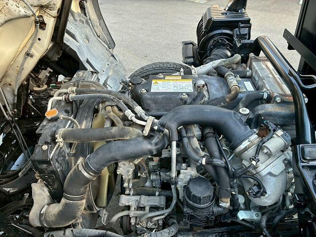 フォワード 　Ｈ２７年式　いすゞ　脱着装置付コンテナ専用車　ショートキャブ　ベッドレス　極東開発工業　フックロール　ツインホイスト　２シリンダー　Ｗホイスト　コンテナ付き　リアジャッキ　２１０馬力　６速　ＭＴ（63枚目）