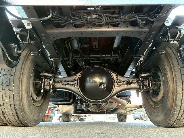 フォワード 　Ｈ２７年式　いすゞ　脱着装置付コンテナ専用車　ショートキャブ　ベッドレス　極東開発工業　フックロール　ツインホイスト　２シリンダー　Ｗホイスト　コンテナ付き　リアジャッキ　２１０馬力　６速　ＭＴ（76枚目）