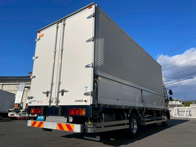 ヒノレンジャー 　Ｈ２４年式　日野　　アルミウイング　ハイルーフ　６３００　フルワイド　フルキャブ　ベッド付き　トランテックス　２６０馬力　６速　ＭＴ　マニュアル　４ｔ　８ｔ　中型　バン　箱車（8枚目）