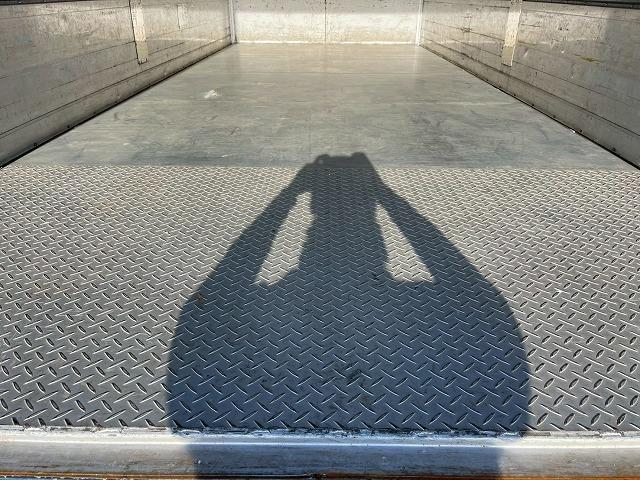 ヒノレンジャー 　Ｈ２４年式　日野　　アルミウイング　ハイルーフ　６３００　フルワイド　フルキャブ　ベッド付き　トランテックス　２６０馬力　６速　ＭＴ　マニュアル　４ｔ　８ｔ　中型　バン　箱車（19枚目）