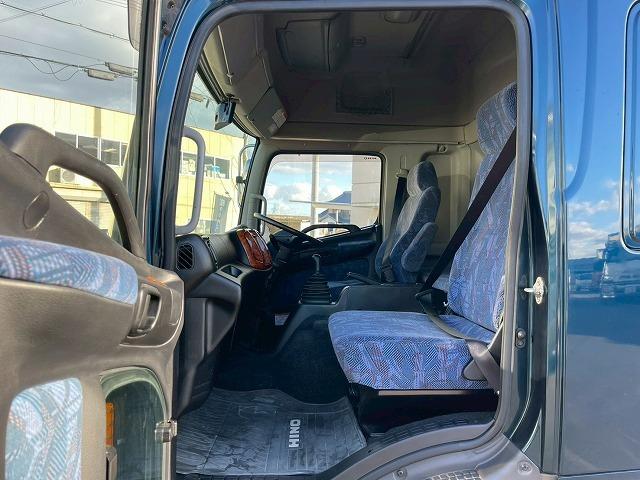 ヒノレンジャー 　Ｈ２４年式　日野　　アルミウイング　ハイルーフ　６３００　フルワイド　フルキャブ　ベッド付き　トランテックス　２６０馬力　６速　ＭＴ　マニュアル　４ｔ　８ｔ　中型　バン　箱車（27枚目）