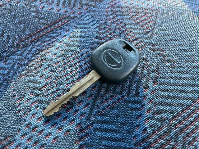 ヒノレンジャー 　Ｈ２４年式　日野　　アルミウイング　ハイルーフ　６３００　フルワイド　フルキャブ　ベッド付き　トランテックス　２６０馬力　６速　ＭＴ　マニュアル　４ｔ　８ｔ　中型　バン　箱車（65枚目）