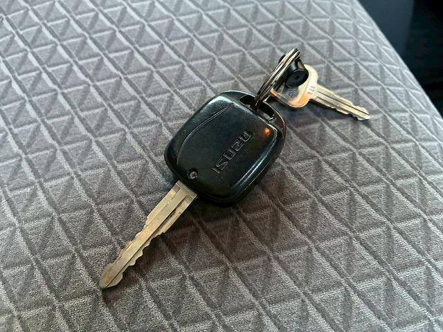 エルフトラック 　保証対象車両　車検整備付　令和８年５月迄　Ｒ１年式　いすゞ　エルフ　アルミバン　ワンオーナー　ハイキャブ　標準幅　ショート　１０尺ボディ　１５０馬力　スムーサーＥｘ　ＡＴ　５トン限定・準中型免許（56枚目）