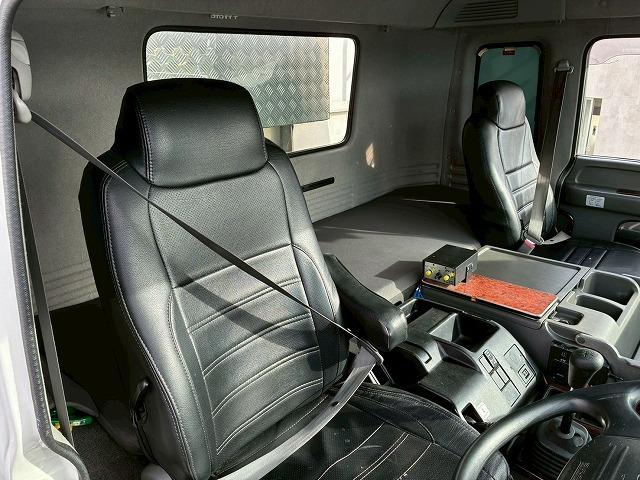 ギガ 車検整備付 令和8年9月迄 H24 いすゞ アルミブロック 8×4 4軸低床2デフ リーフサスペンション 板バネ 5方開アオリ 380馬力 7速 MT マニュアル 10t 25t 大型 平ボディ(37枚目)