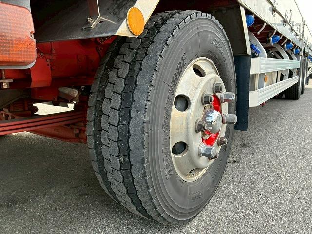 ギガ 車検整備付 令和8年9月迄 H24 いすゞ アルミブロック 8×4 4軸低床2デフ リーフサスペンション 板バネ 5方開アオリ 380馬力 7速 MT マニュアル 10t 25t 大型 平ボディ(53枚目)