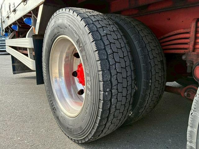 ギガ 車検整備付 令和8年9月迄 H24 いすゞ アルミブロック 8×4 4軸低床2デフ リーフサスペンション 板バネ 5方開アオリ 380馬力 7速 MT マニュアル 10t 25t 大型 平ボディ(56枚目)