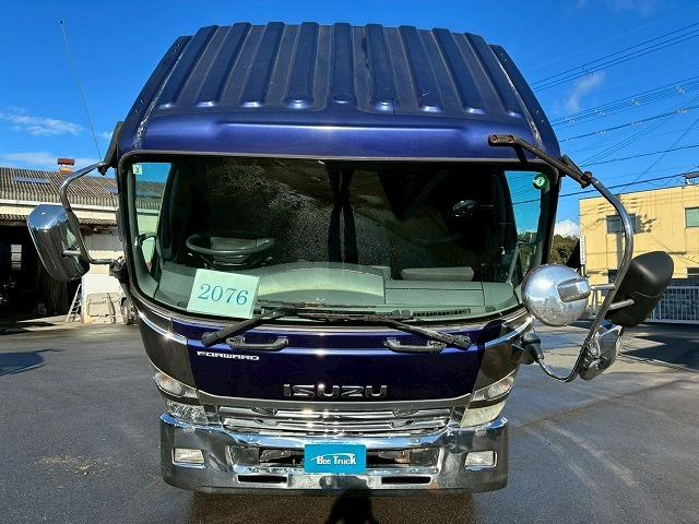 フォワード 　車検整備付　令和８年３月迄　Ｈ２２年式　いすゞ　アルミウイング　ワンオーナー　フルキャブ　ベッド付き　後輪エアサス　日本フルハーフ　６２００　標準幅　６速　ＭＴ　マニュアル　４ｔ　８ｔ　中型（12枚目）
