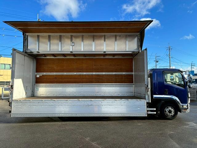 フォワード 　車検整備付　令和８年３月迄　Ｈ２２年式　いすゞ　アルミウイング　ワンオーナー　フルキャブ　ベッド付き　後輪エアサス　日本フルハーフ　６２００　標準幅　６速　ＭＴ　マニュアル　４ｔ　８ｔ　中型（18枚目）