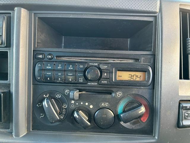 フォワード 　車検整備付　令和８年３月迄　Ｈ２２年式　いすゞ　アルミウイング　ワンオーナー　フルキャブ　ベッド付き　後輪エアサス　日本フルハーフ　６２００　標準幅　６速　ＭＴ　マニュアル　４ｔ　８ｔ　中型（43枚目）