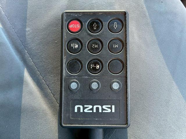 フォワード 　車検整備付　令和８年３月迄　Ｈ２２年式　いすゞ　アルミウイング　ワンオーナー　フルキャブ　ベッド付き　後輪エアサス　日本フルハーフ　６２００　標準幅　６速　ＭＴ　マニュアル　４ｔ　８ｔ　中型（48枚目）