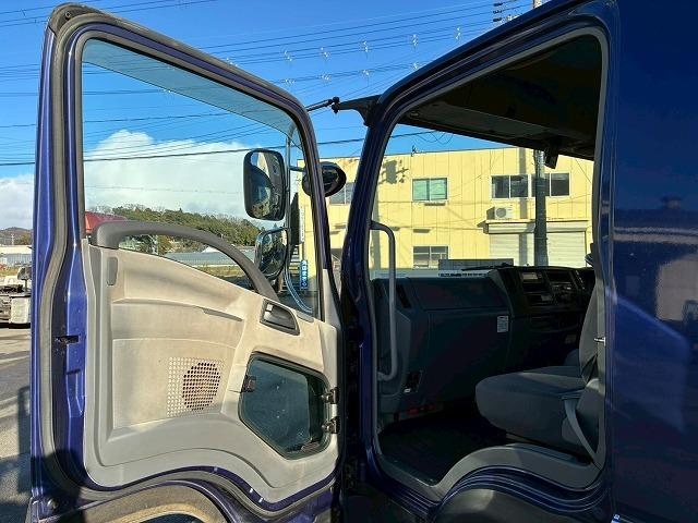 フォワード 　車検整備付　令和８年３月迄　Ｈ２２年式　いすゞ　アルミウイング　ワンオーナー　フルキャブ　ベッド付き　後輪エアサス　日本フルハーフ　６２００　標準幅　６速　ＭＴ　マニュアル　４ｔ　８ｔ　中型（55枚目）