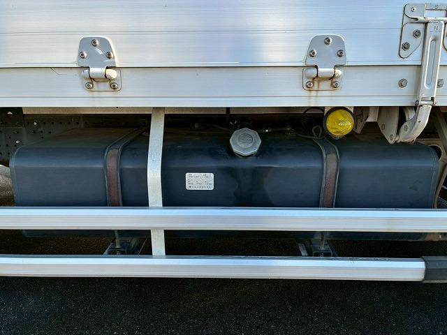 フォワード 　車検整備付　令和８年３月迄　Ｈ２２年式　いすゞ　アルミウイング　ワンオーナー　フルキャブ　ベッド付き　後輪エアサス　日本フルハーフ　６２００　標準幅　６速　ＭＴ　マニュアル　４ｔ　８ｔ　中型（65枚目）