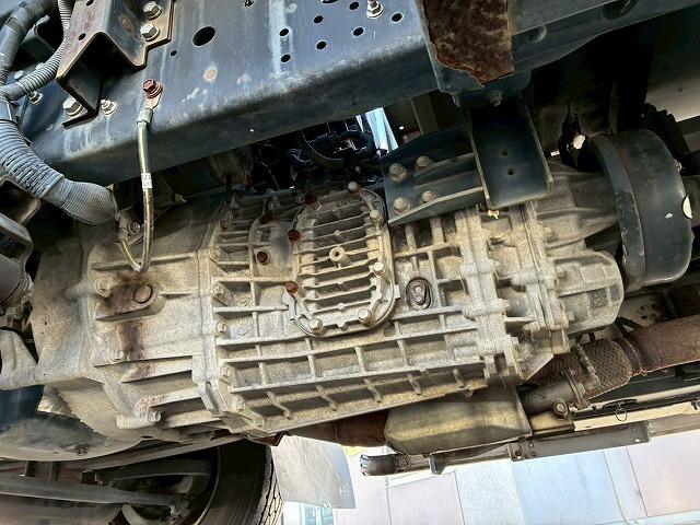 フォワード 　車検整備付　令和８年３月迄　Ｈ２２年式　いすゞ　アルミウイング　ワンオーナー　フルキャブ　ベッド付き　後輪エアサス　日本フルハーフ　６２００　標準幅　６速　ＭＴ　マニュアル　４ｔ　８ｔ　中型（67枚目）