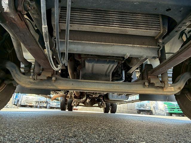 フォワード 　車検整備付　令和８年３月迄　Ｈ２２年式　いすゞ　アルミウイング　ワンオーナー　フルキャブ　ベッド付き　後輪エアサス　日本フルハーフ　６２００　標準幅　６速　ＭＴ　マニュアル　４ｔ　８ｔ　中型（69枚目）