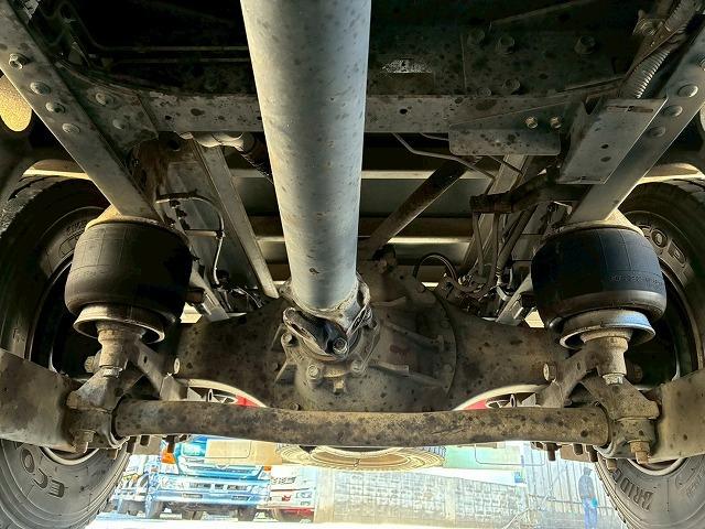 フォワード 　車検整備付　令和８年３月迄　Ｈ２２年式　いすゞ　アルミウイング　ワンオーナー　フルキャブ　ベッド付き　後輪エアサス　日本フルハーフ　６２００　標準幅　６速　ＭＴ　マニュアル　４ｔ　８ｔ　中型（71枚目）