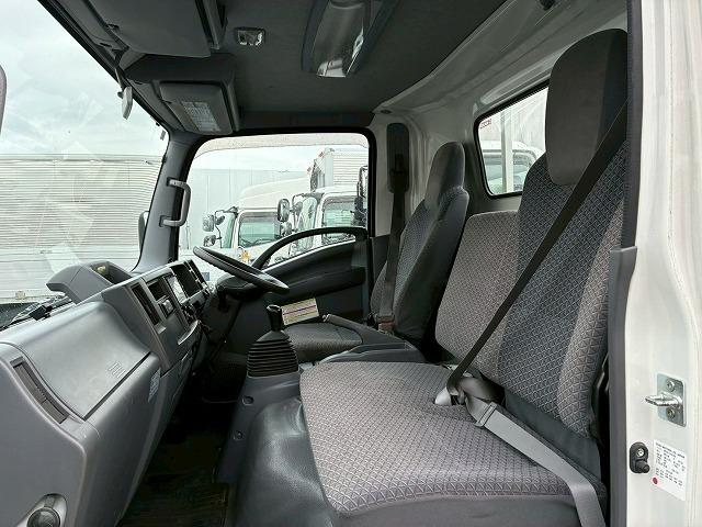 エルフトラック 　車検整備付　令和８年６月迄　Ｒ１年式　令和元年式　いすゞ　平ボディ　ワイド　超ロング　５Ｍボディ　３トン積載　１５０馬力　６速　ＭＴ　マニュアル　３ｔ　６ｔ　小型　キャブオーバー（24枚目）