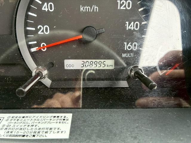 エルフトラック 　車検整備付　令和８年６月迄　Ｒ１年式　令和元年式　いすゞ　平ボディ　ワイド　超ロング　５Ｍボディ　３トン積載　１５０馬力　６速　ＭＴ　マニュアル　３ｔ　６ｔ　小型　キャブオーバー（29枚目）