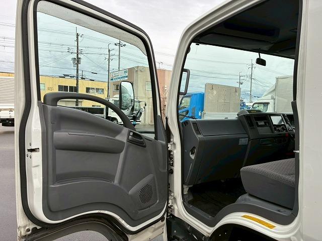 エルフトラック 　車検整備付　令和８年６月迄　Ｒ１年式　令和元年式　いすゞ　平ボディ　ワイド　超ロング　５Ｍボディ　３トン積載　１５０馬力　６速　ＭＴ　マニュアル　３ｔ　６ｔ　小型　キャブオーバー（40枚目）