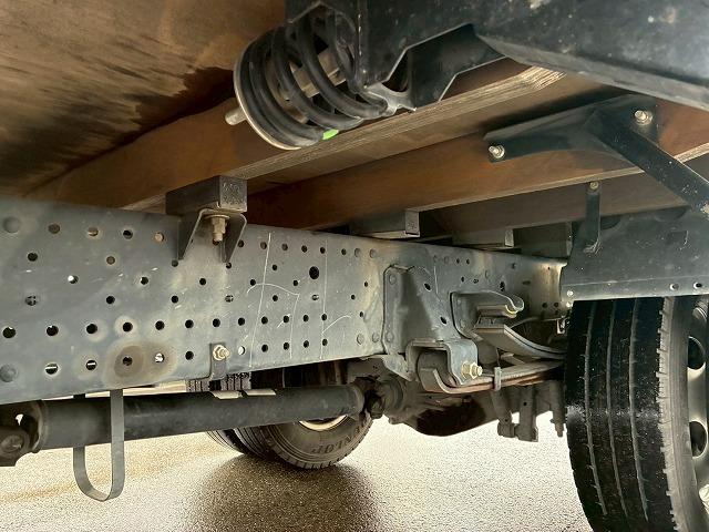 エルフトラック 　車検整備付　令和８年６月迄　Ｒ１年式　令和元年式　いすゞ　平ボディ　ワイド　超ロング　５Ｍボディ　３トン積載　１５０馬力　６速　ＭＴ　マニュアル　３ｔ　６ｔ　小型　キャブオーバー（50枚目）