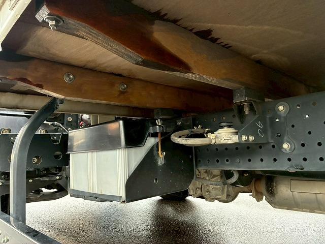 エルフトラック 　車検整備付　令和８年６月迄　Ｒ１年式　令和元年式　いすゞ　平ボディ　ワイド　超ロング　５Ｍボディ　３トン積載　１５０馬力　６速　ＭＴ　マニュアル　３ｔ　６ｔ　小型　キャブオーバー（51枚目）