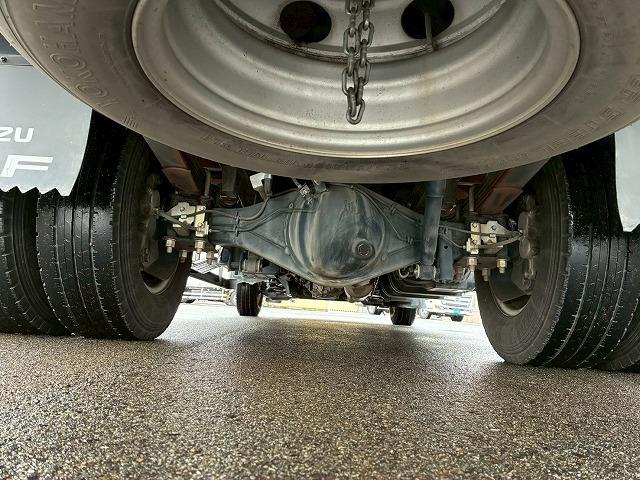 エルフトラック 　車検整備付　令和８年６月迄　Ｒ１年式　令和元年式　いすゞ　平ボディ　ワイド　超ロング　５Ｍボディ　３トン積載　１５０馬力　６速　ＭＴ　マニュアル　３ｔ　６ｔ　小型　キャブオーバー（58枚目）