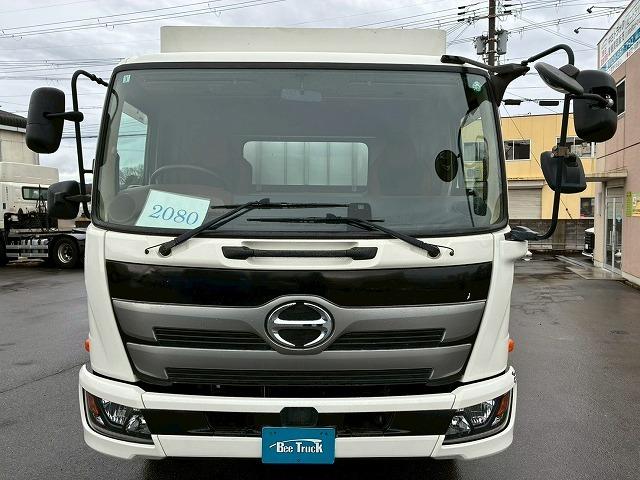 ヒノレンジャー 　Ｈ３０年式　日野　アルミブロック　フルキャブ　ベッド付き　６２００　フルワイド　トランテックス　３．６トン積載　６速　ＭＴ　マニュアル　４ｔ　８ｔ　中型　平ボディ（10枚目）