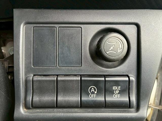 ヒノレンジャー 　Ｈ３０年式　日野　アルミブロック　フルキャブ　ベッド付き　６２００　フルワイド　トランテックス　３．６トン積載　６速　ＭＴ　マニュアル　４ｔ　８ｔ　中型　平ボディ（38枚目）