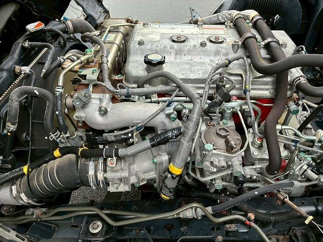 ヒノレンジャー 　Ｈ３０年式　日野　アルミブロック　フルキャブ　ベッド付き　６２００　フルワイド　トランテックス　３．６トン積載　６速　ＭＴ　マニュアル　４ｔ　８ｔ　中型　平ボディ（48枚目）