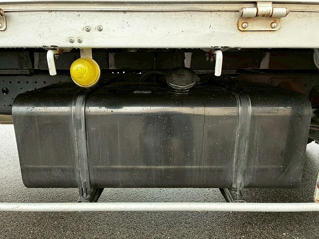 ヒノレンジャー 　Ｈ３０年式　日野　アルミブロック　フルキャブ　ベッド付き　６２００　フルワイド　トランテックス　３．６トン積載　６速　ＭＴ　マニュアル　４ｔ　８ｔ　中型　平ボディ（55枚目）