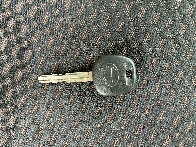 ヒノレンジャー 　Ｈ３０年式　日野　アルミブロック　フルキャブ　ベッド付き　６２００　フルワイド　トランテックス　３．６トン積載　６速　ＭＴ　マニュアル　４ｔ　８ｔ　中型　平ボディ（65枚目）