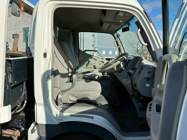 トヨエース 　車検整備付　令和８年９月迄　Ｈ１７年式　トヨタ　ＴＯＹＯＴＡ　セーフティローダー　ワイド　超超ロング　極東開発工業　フラトップ　ラジコン　ウインチ　６速　ＭＴ　マニュアル　３ｔ　７．５ｔ　小型（42枚目）