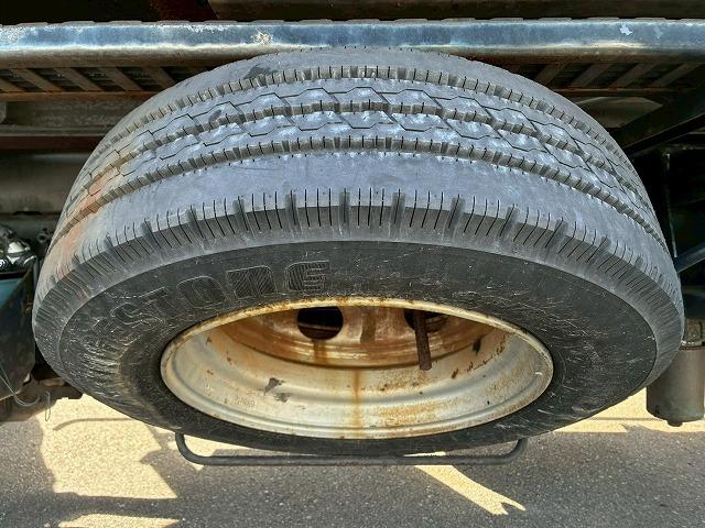 トヨエース 　車検整備付　令和８年９月迄　Ｈ１７年式　トヨタ　ＴＯＹＯＴＡ　セーフティローダー　ワイド　超超ロング　極東開発工業　フラトップ　ラジコン　ウインチ　６速　ＭＴ　マニュアル　３ｔ　７．５ｔ　小型（64枚目）