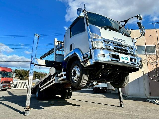 フォワード 　車検整備付　令和８年９月迄　Ｈ２２　いすゞ　増トン　４段セルフクレーン　フルキャブ　ベッド付き　タダノ　ＴＡＤＡＮＯ　ロングジャッキ　ハイジャッキ　ウインチ　ラジコン　フックイン　２６０馬力（3枚目）
