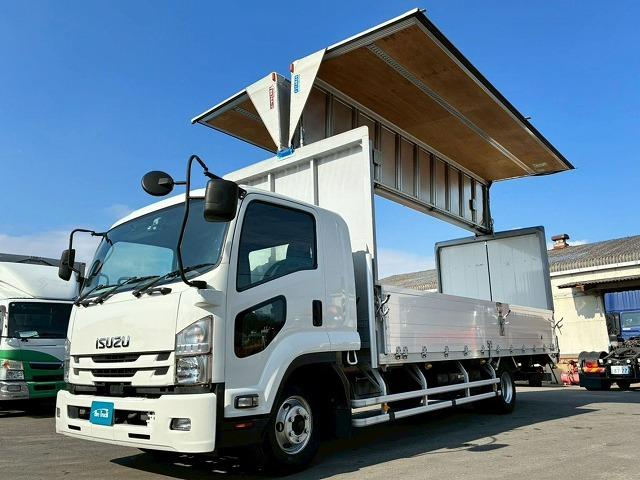 フォワード 　保証対象車両　車検整備付　Ｈ２９年式　いすゞ　アルミウイング　６２００　フルワイド　フルキャブ　ベッド付き　後輪エアサス　２４０馬力　６速　ＭＴ　マニュアル　４ｔ　８ｔ　中型　バン　箱車（3枚目）