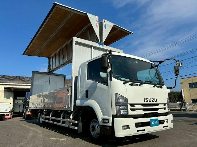 フォワード 　保証対象車両　車検整備付　Ｈ２９年式　いすゞ　アルミウイング　６２００　フルワイド　フルキャブ　ベッド付き　後輪エアサス　２４０馬力　６速　ＭＴ　マニュアル　４ｔ　８ｔ　中型　バン　箱車（5枚目）