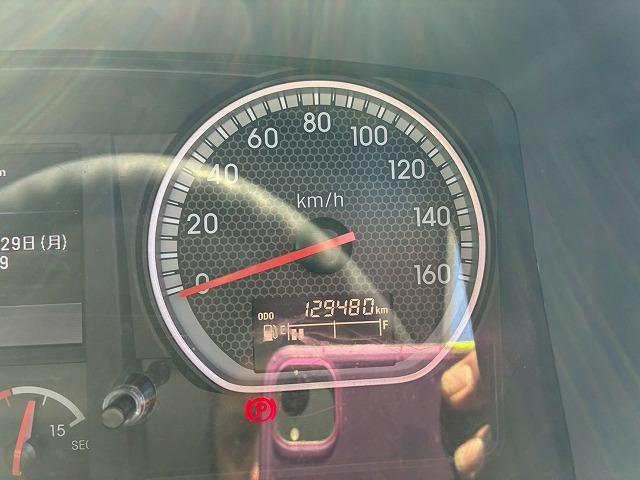 フォワード 　保証対象車両　車検整備付　Ｈ２９年式　いすゞ　アルミウイング　６２００　フルワイド　フルキャブ　ベッド付き　後輪エアサス　２４０馬力　６速　ＭＴ　マニュアル　４ｔ　８ｔ　中型　バン　箱車（35枚目）