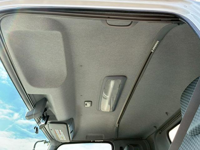 フォワード 　保証対象車両　車検整備付　Ｈ２９年式　いすゞ　アルミウイング　６２００　フルワイド　フルキャブ　ベッド付き　後輪エアサス　２４０馬力　６速　ＭＴ　マニュアル　４ｔ　８ｔ　中型　バン　箱車（44枚目）