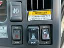 　保証対象車　Ｈ３０年式　いすゞ　アルミウイング　フルキャブ　ベッド付き　後輪エアサス　６２００　標準幅　日本フルハーフ　ラッシング　２１０馬力　６速　ＭＴ　マニュアル　４ｔ　８ｔ　中型　バン　箱車（42枚目）