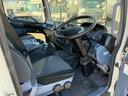 良質な車両を格安にてご提供!BeeTrcukは、自社で直接買取らせていただいた車両を中間業者を通す事なく直接販売する事が出来る為、良質なトラック、重機を可能な限りお安く販売させていただいております。
