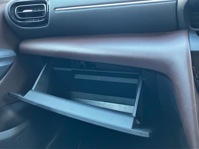 ヤリスクロス ハイブリッドＺ　４ＷＤ　トヨタセーフティセンス　純正ナビ　フルセグ　ブルートゥース　バックカメラ　スペアキー　プッシュスタート　ＥＴＣ　社外アルミホイール　シートヒーター　クルーズコントロール（18枚目）