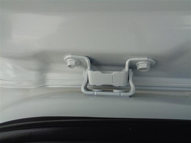 ヴォクシー Ｓ－Ｚ　フルセグ　メモリーナビ　ＤＶＤ再生　ミュージックプレイヤー接続可　バックカメラ　衝突被害軽減システム　ＥＴＣ　両側電動スライド　ＬＥＤヘッドランプ　乗車定員７人　３列シート　ワンオーナー　フルエアロ（32枚目）